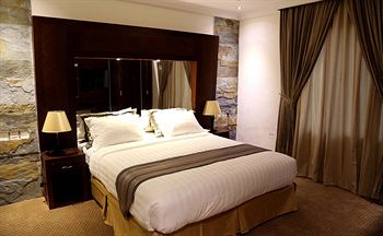 Loren Suites